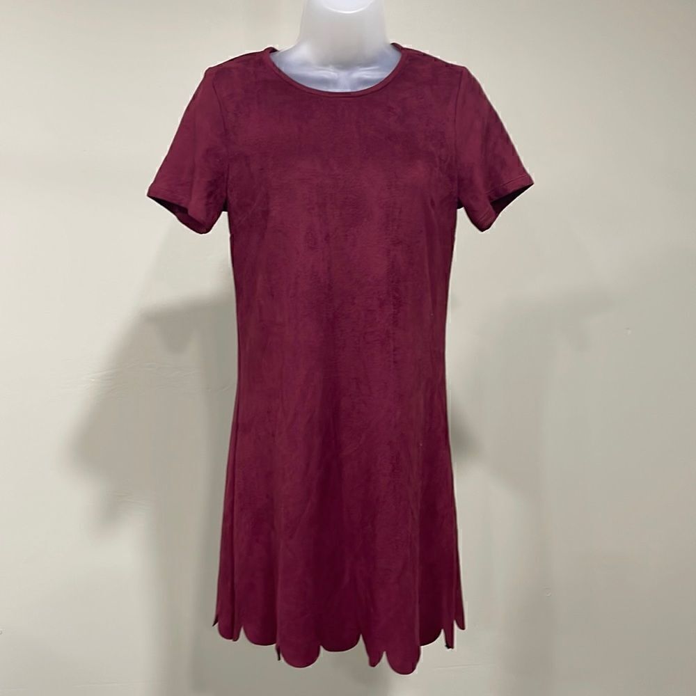 NWOT Lulu’s burgundy suede like short sleeve dress. Size XS. 0/2